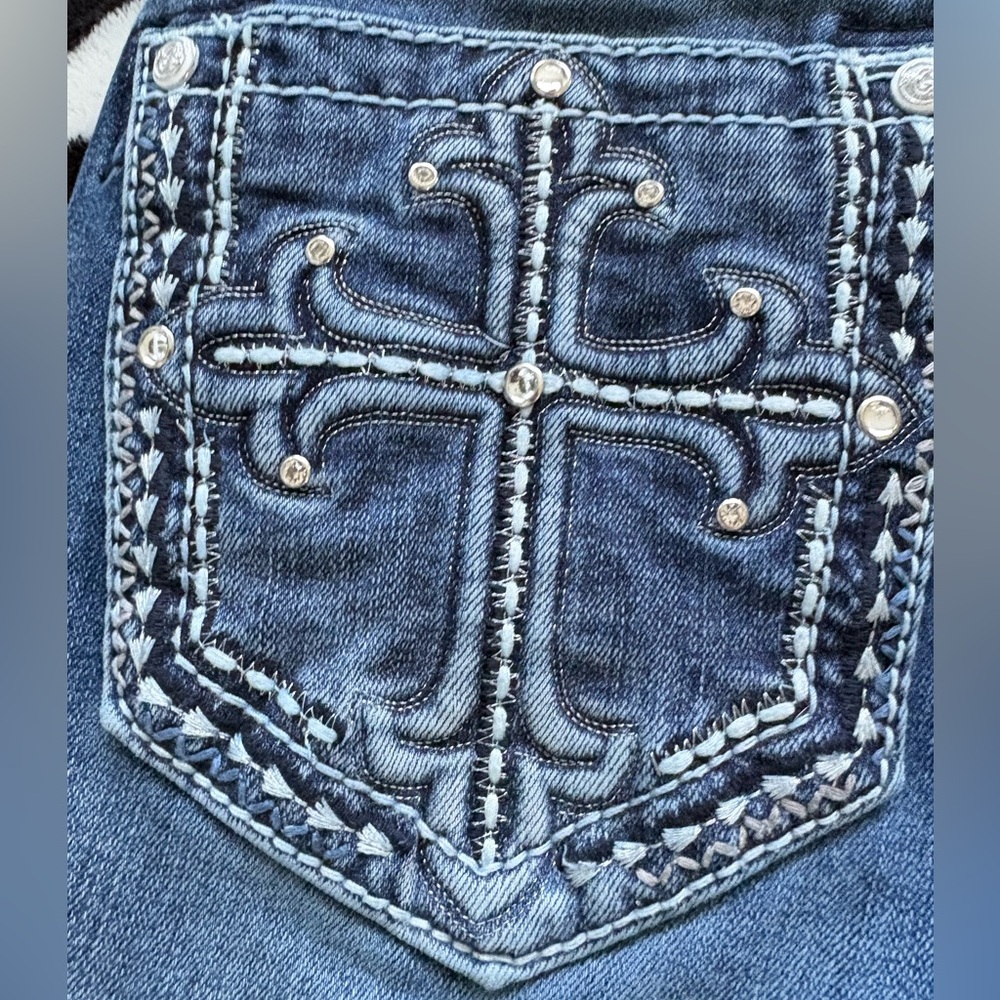 Grace In LA Size 26 Denim Boot Cut Jeans Embellished Cross Pockets Rhinestones - Picture 2 of 6
